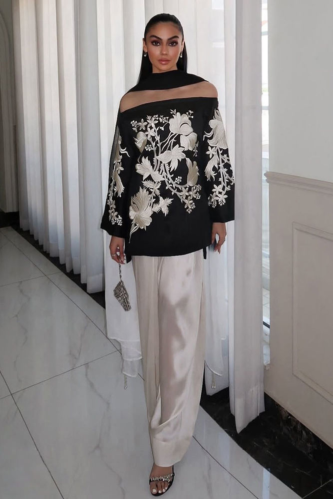 Picture of Aroha in Mehmal