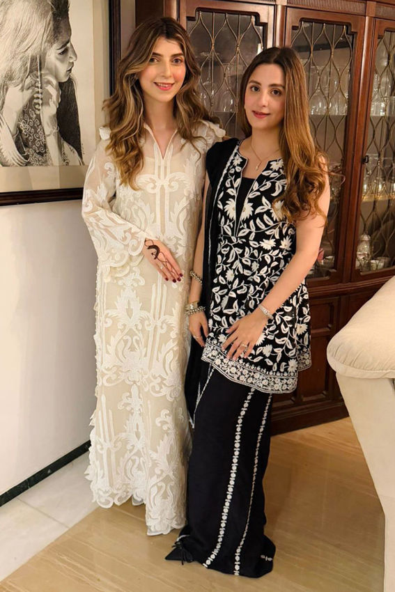 Ayesha Malik in Remi