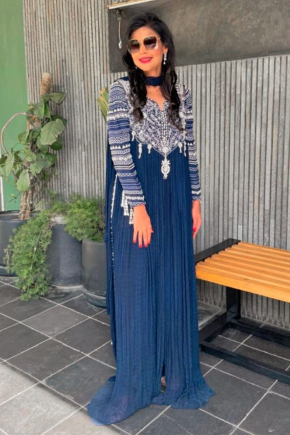 Cher Mashhadi In Salomi Blue
