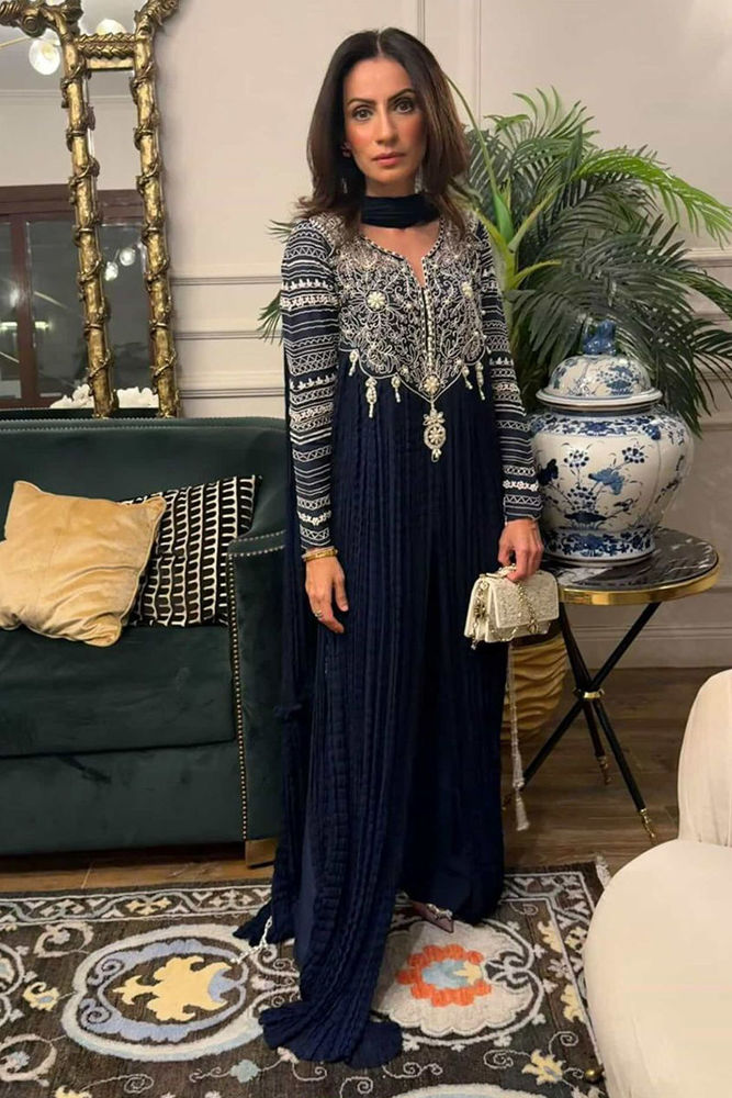 Picture of Sophia Dehdhi in Salomi Blue