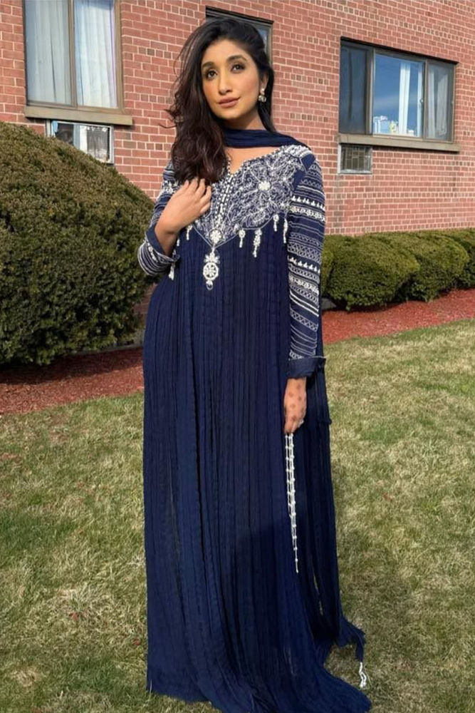 Picture of Nashra Chowdhry in Salomi Blue